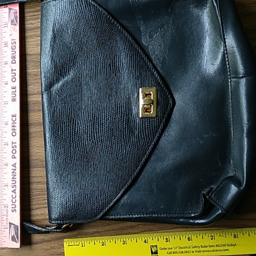 Italian NAVY LEATHER SHOULDER  BAG Gold Accents VNPLC